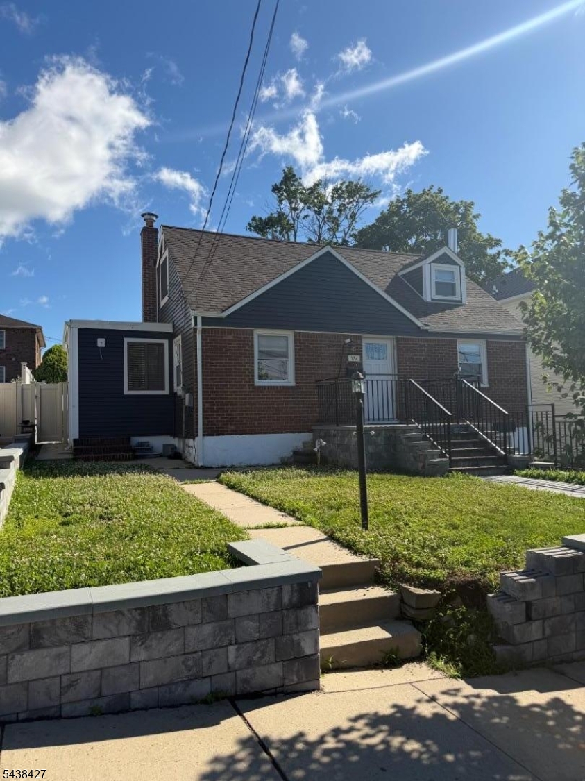 174 Leonard Place