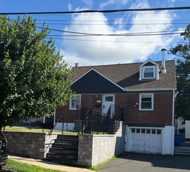 174 Leonard Place