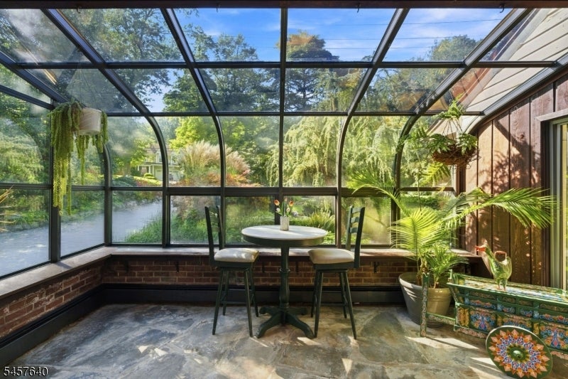 343 Sunset Rd