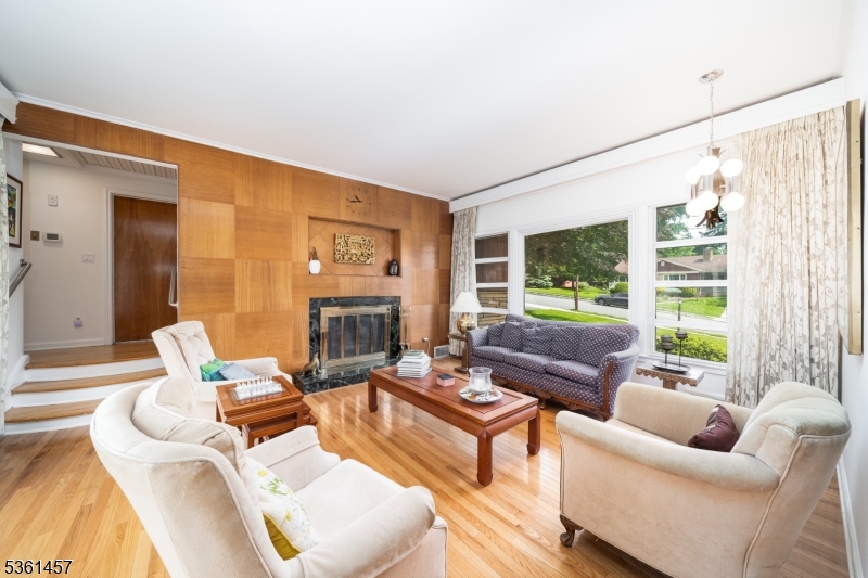 32 Fairway Ave