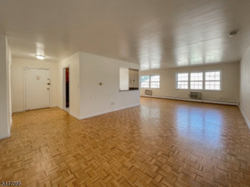 135 S Maple Ave