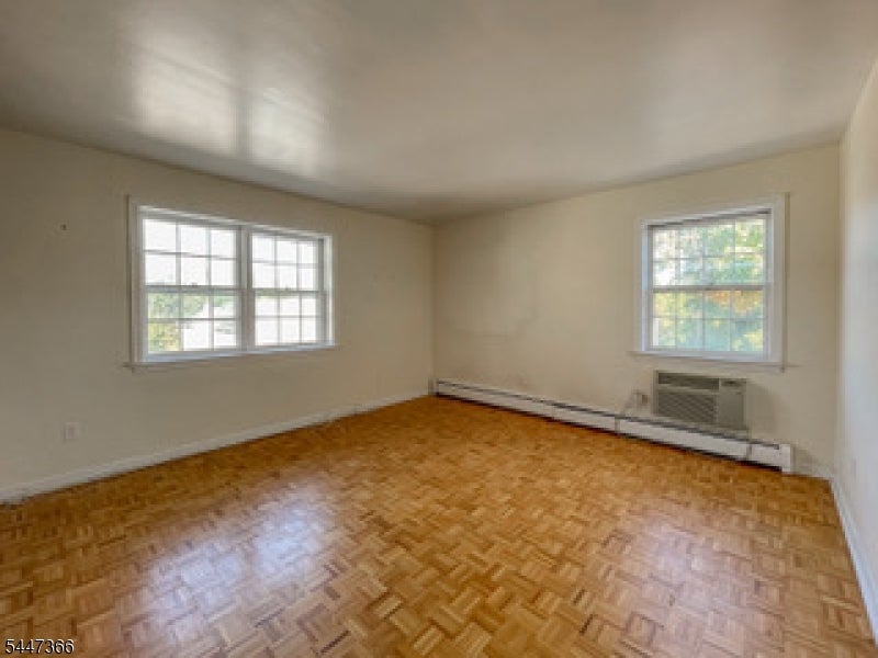 135 S Maple Ave