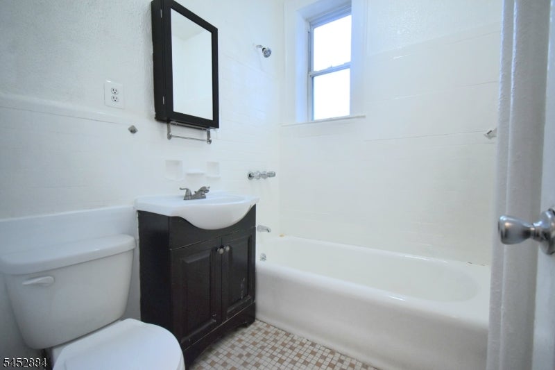 148 Chancellor Ave D5