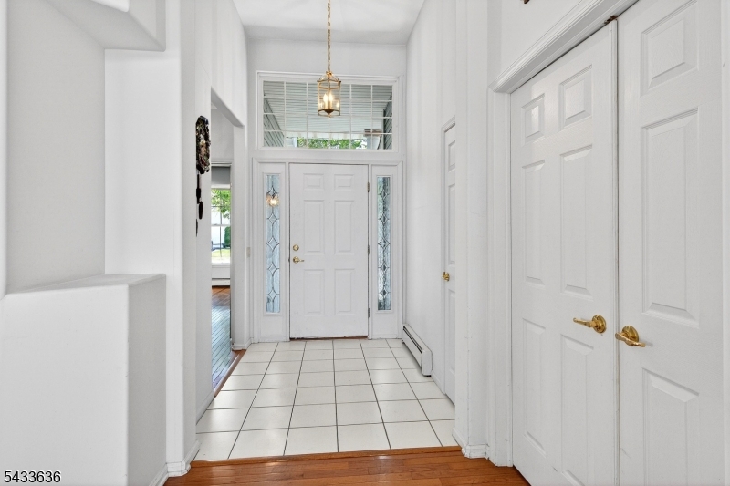11 Valley Stream Pl
