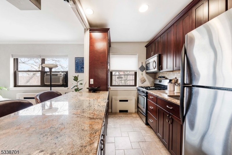 410 Park Pl 5B