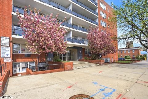 80 Passaic Ave 6K Passaic City NJ 07055