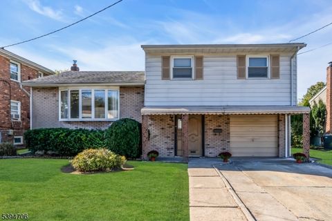 Photo of 1017 Stuart Pl, Linden, NJ 07036 (MLS # 3995575)