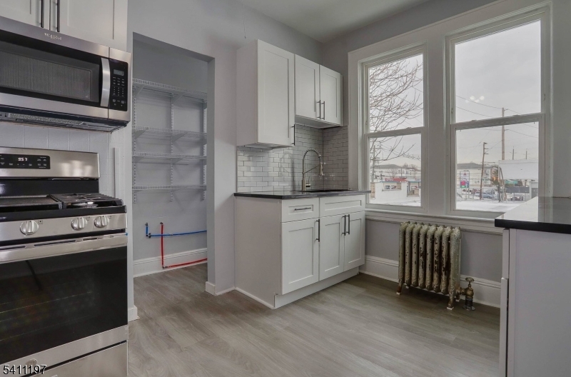 718 Lidgerwood Ave 3