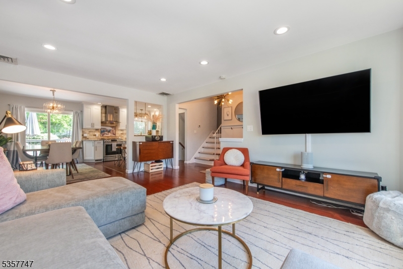 27 Elmbrook Pl
