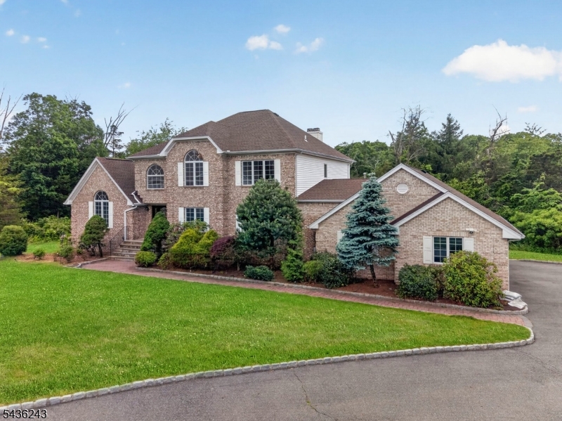 8 Van Duyne Ct