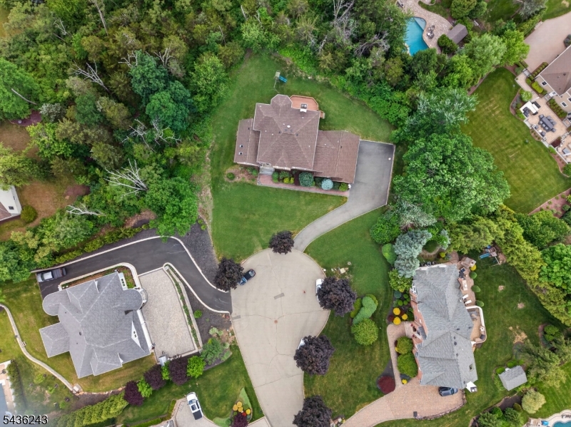 8 Van Duyne Ct