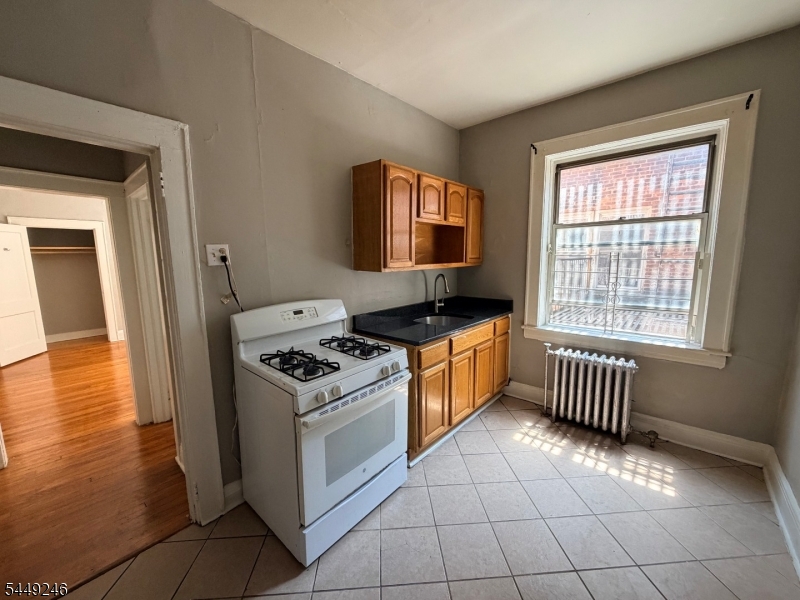 16 Irving St Apt B1 B1