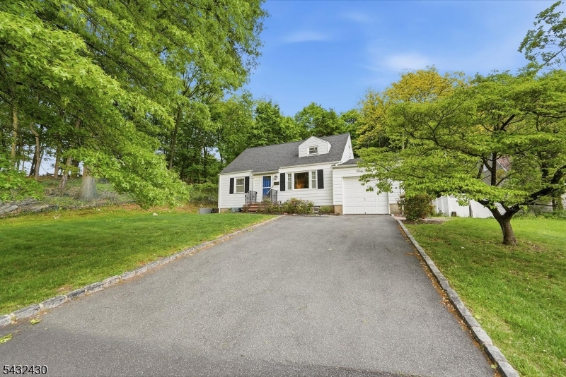 35 Deerfield Dr