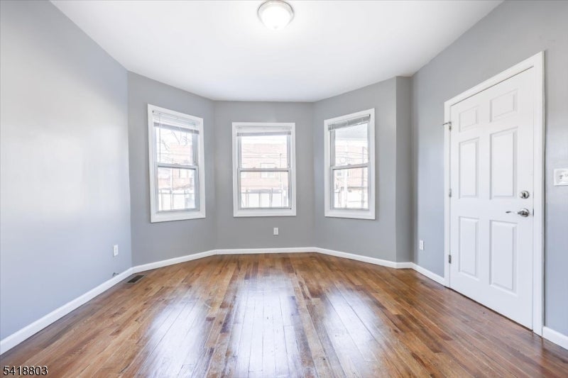 342 Sanford Ave