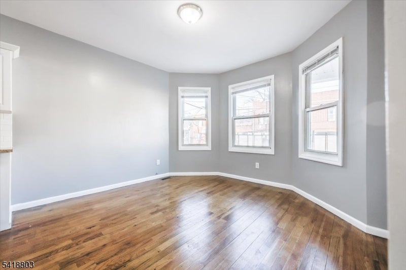 342 Sanford Ave