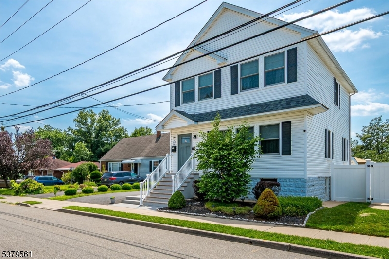 97 Boehmhurst Ave