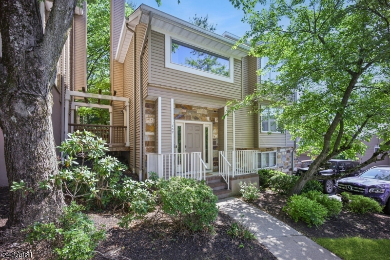 182 Clarken Dr