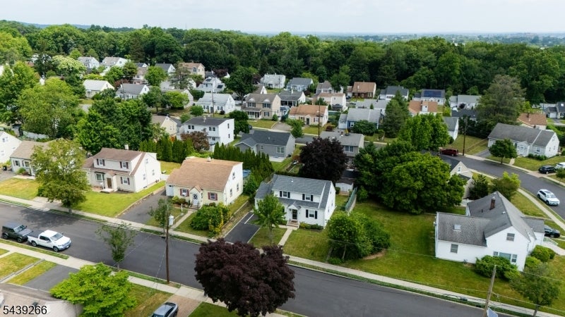 52 Knollwood Ter