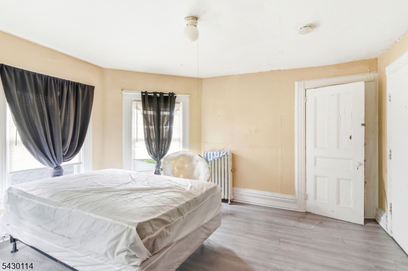 464-466 Summer Ave