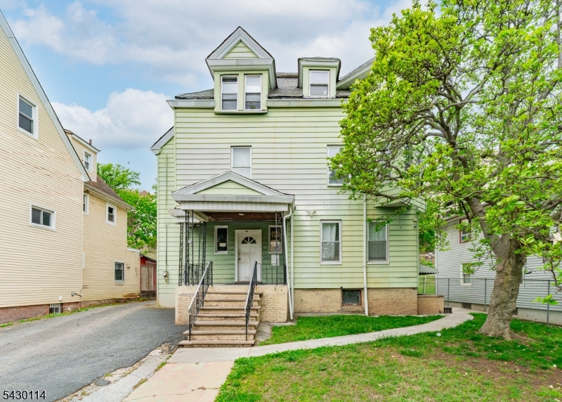 464-466 Summer Ave