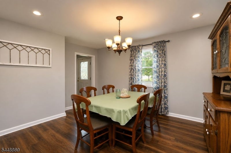 4 Blue Grass Dr