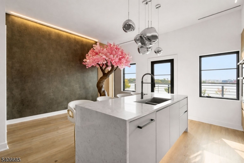 6 Harbor Front Ter 6