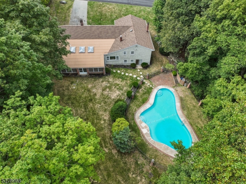5 Powderhorn Dr