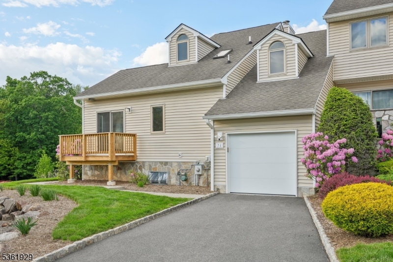 76 Davey Dr