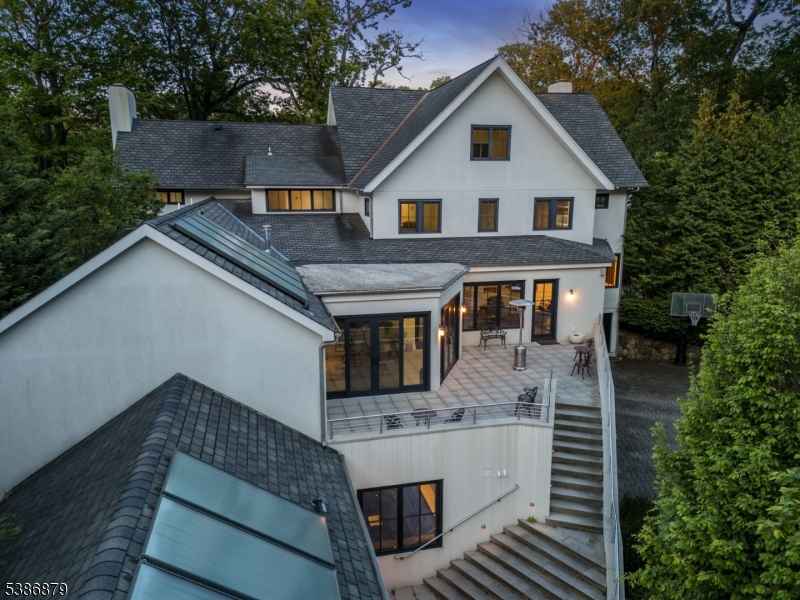 60 Fernwood Rd
