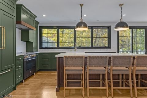 Photo of 121 Long Hill Rd, Chatham, NJ 07928 (MLS # 3994804)