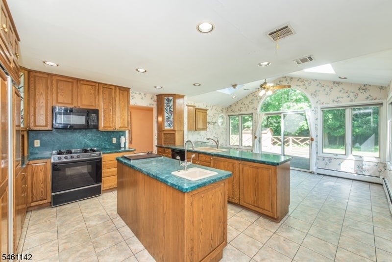 492 Blue Hill Ter