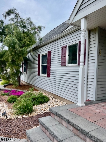 94 Bennington Pkwy