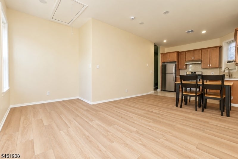 68 James St 2