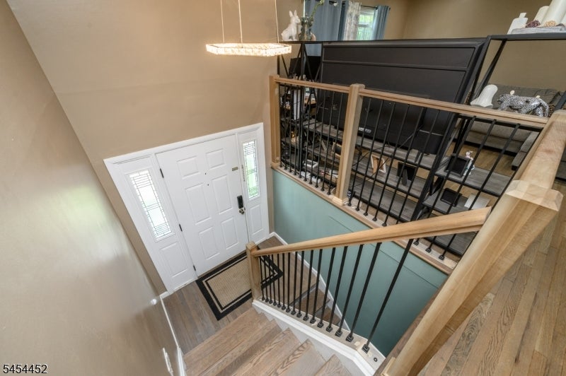 72 Lawrence Dr