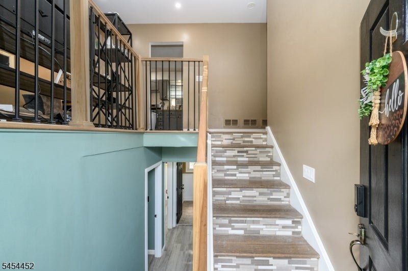 72 Lawrence Dr
