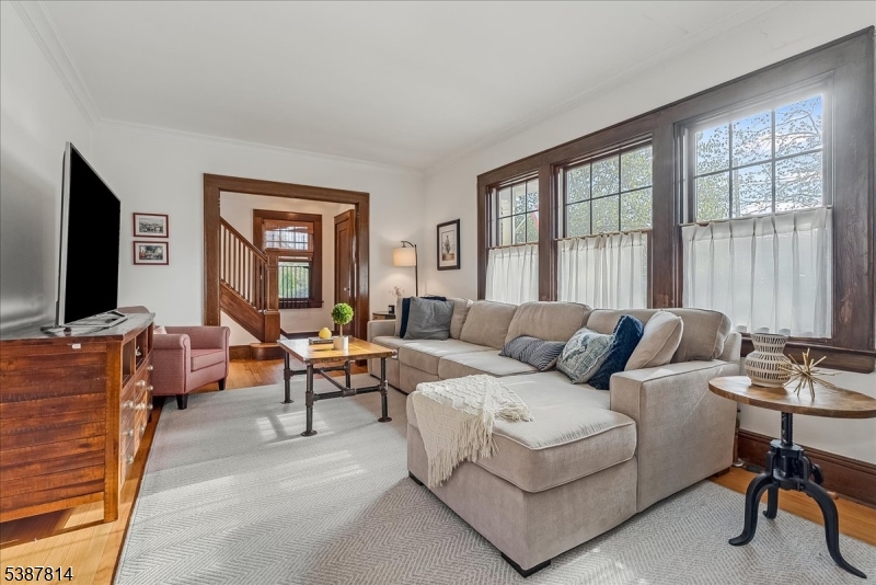 210 Valley Rd