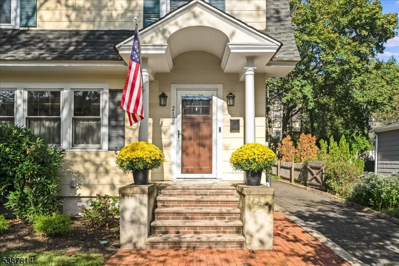 210 Valley Rd