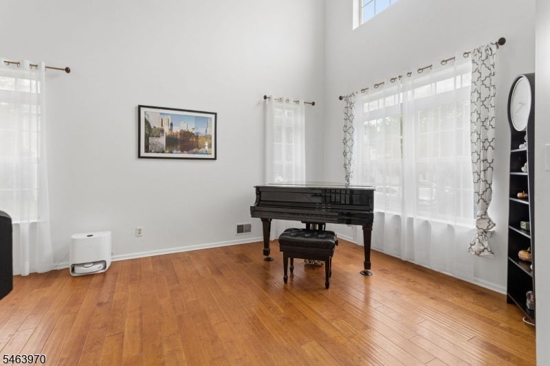 6 Harvard Cir