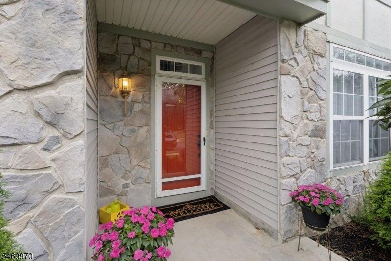 6 Harvard Cir