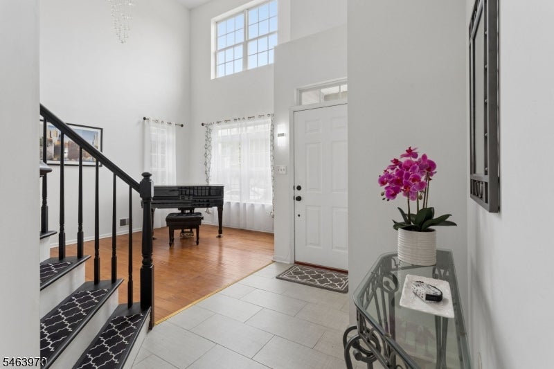 6 Harvard Cir