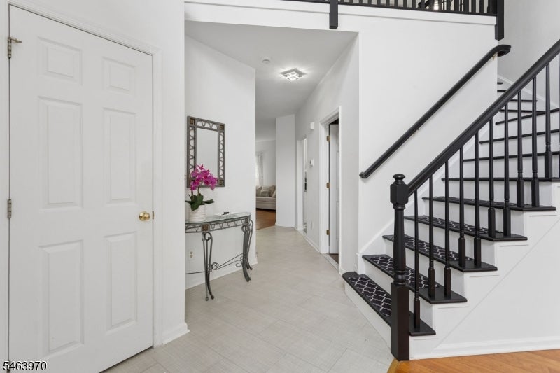 6 Harvard Cir
