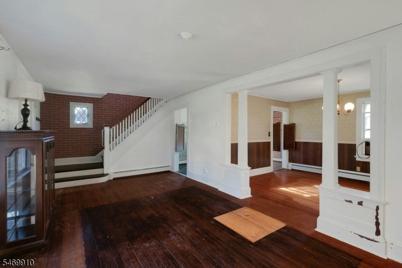 24 W Main St