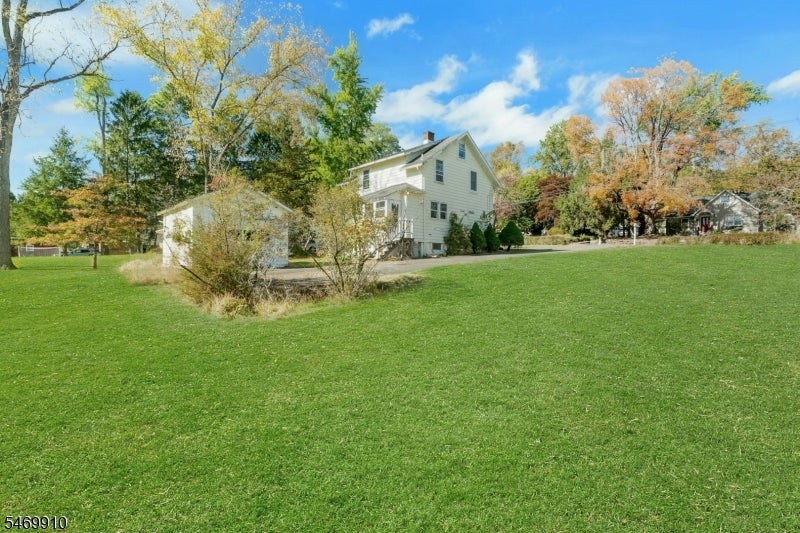 24 W Main St