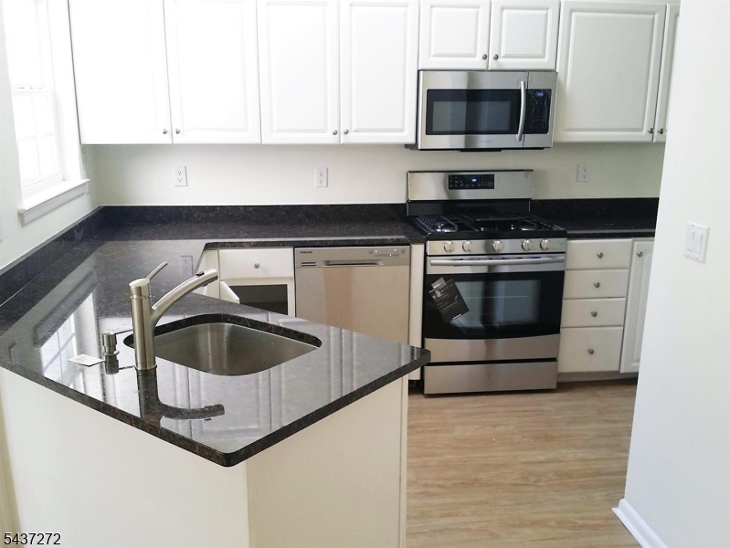 1310 Grandview Ct
