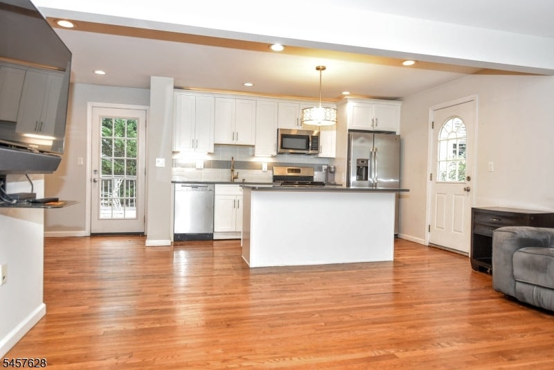 475 Goffle Rd