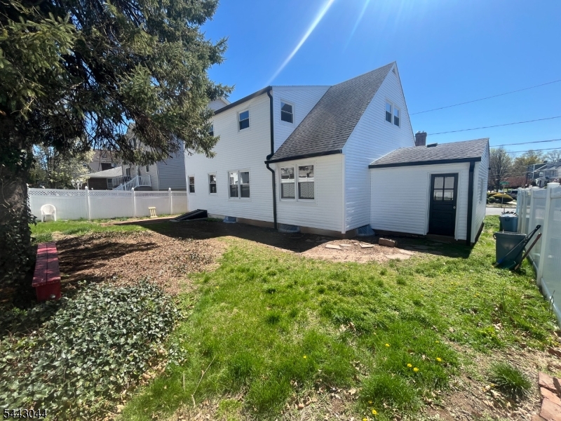 623 Livingston Rd