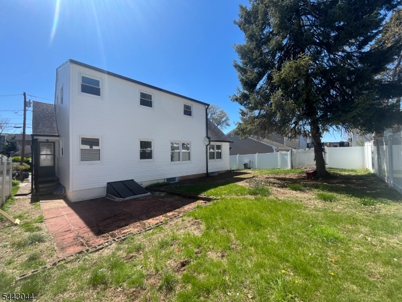 623 Livingston Rd