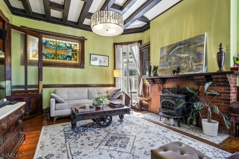 48 Kent Place Blvd