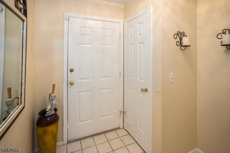 10 Brookstone Cir