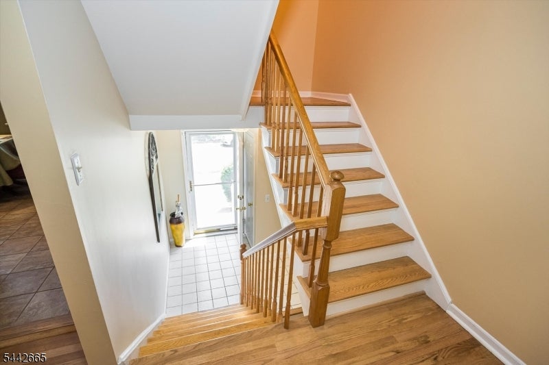 10 Brookstone Cir